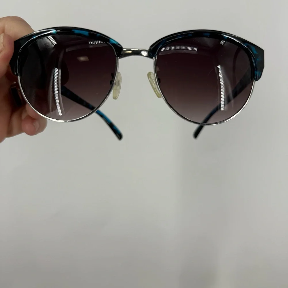 Oscar De La Renta blue /black silver rim Cats Eye Club Mod Sunglass 3053 045